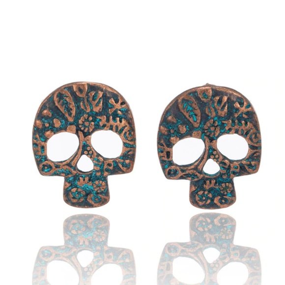 3/$30🖤 Turquoise & Gold Skull Stud Earrings - Picture 3 of 7